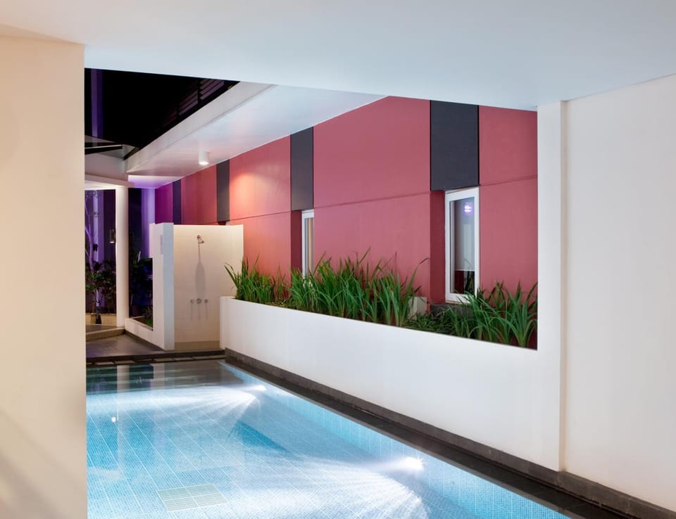 Swimming pool, Swimming pool