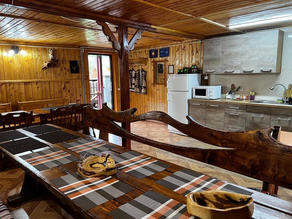 Pid Playem Nature lodge in Ukraine