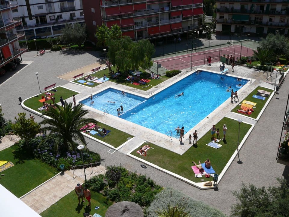 Off site, Fishing, Golfcourse, Horse-riding, Minigolf, Snorkeling, Table tennis, Other, Tennis court, Windsurfing, Canoeing, Hiking, Cycling, Diving, Garden view, Mountain view, Pool view, Sea view, Area and facilities, Swimming pool, Swimming pool, Certificate/Award, Family