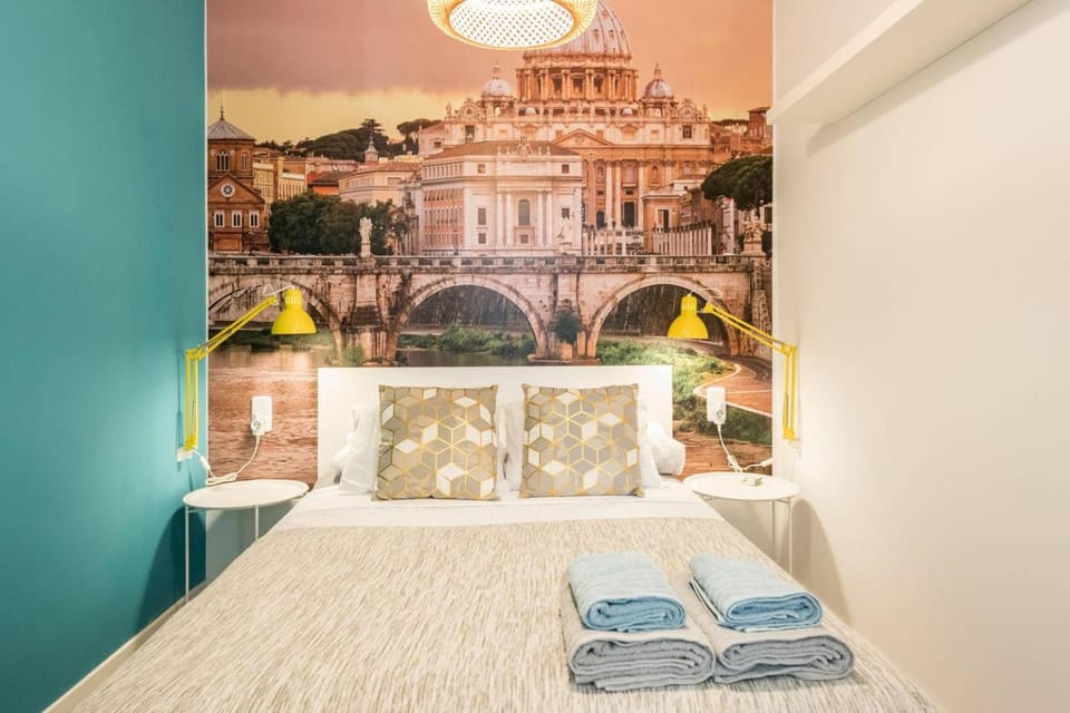 Photo of the whole room, Decorative detail, Bedroom