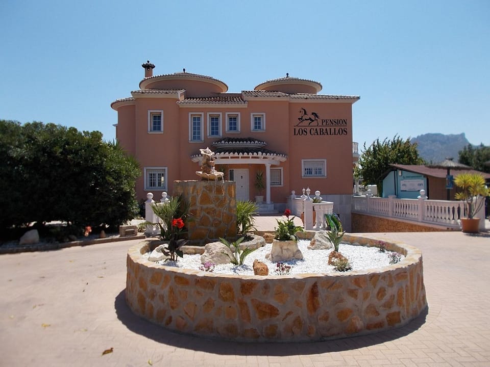 Property building, Facade/entrance