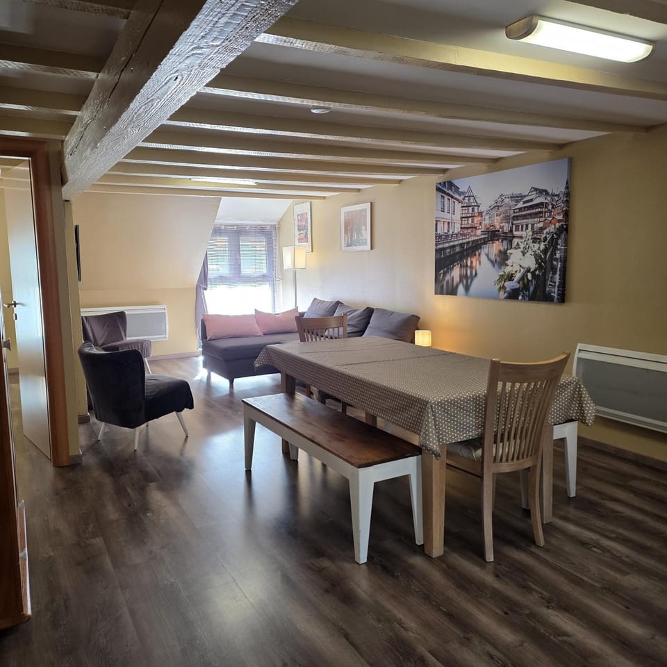 Living room, Dining area