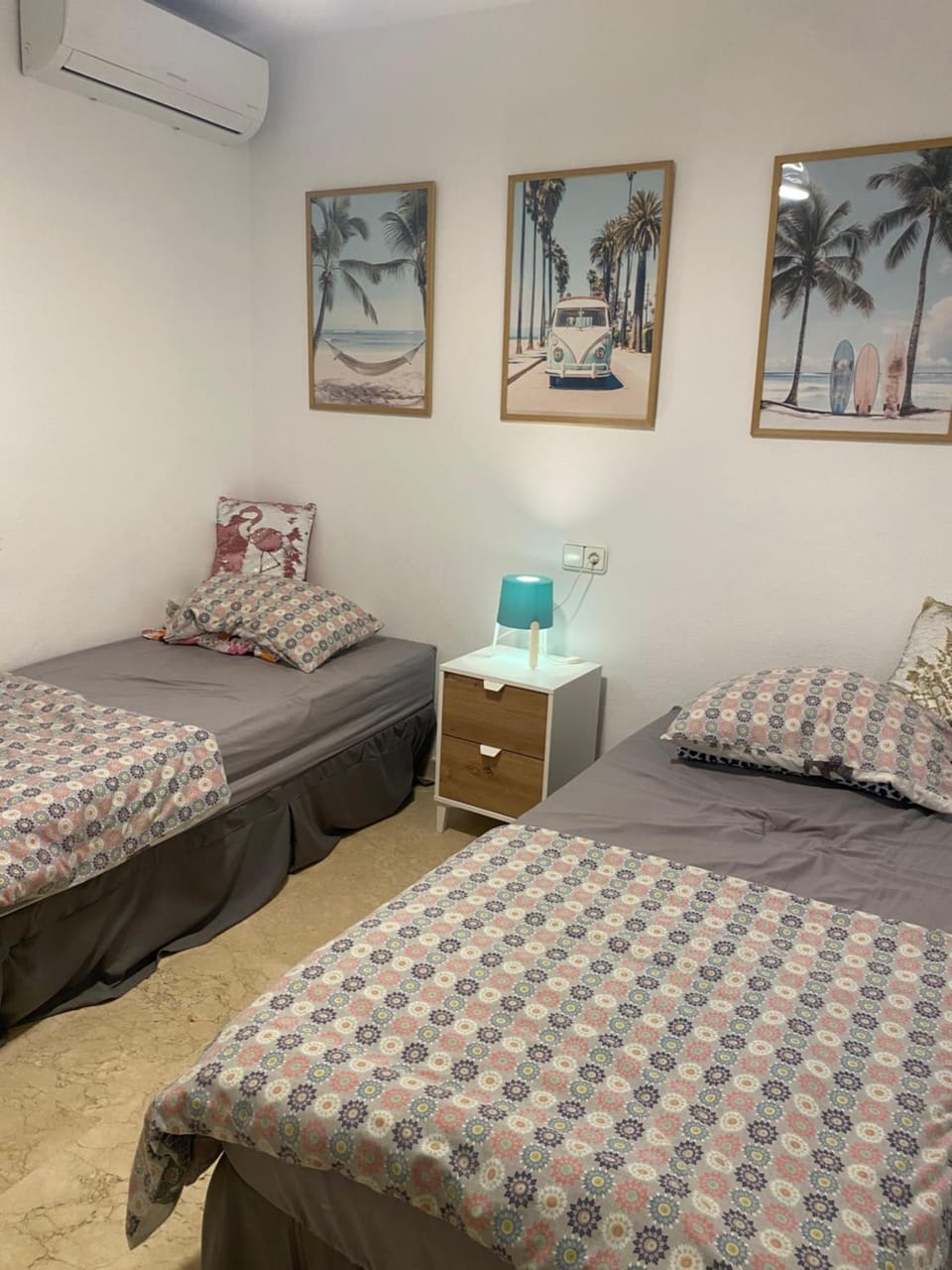 Bed, Photo of the whole room, Bedroom, air conditioner