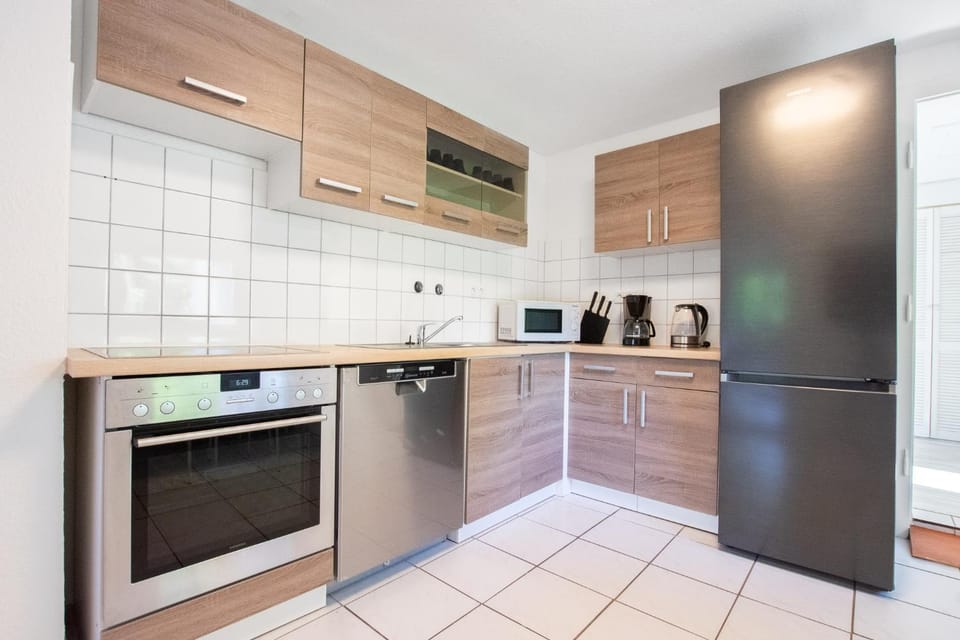 Coffee/tea facilities, dishwasher, minibar, pet friendly, stove, kitchen