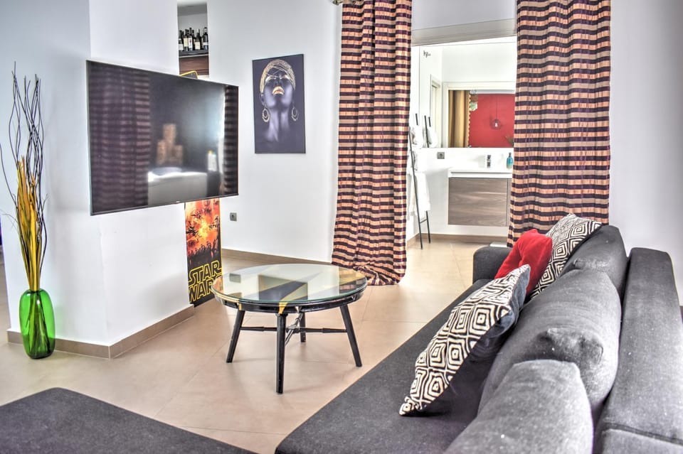 Communal lounge/ TV room, Living room