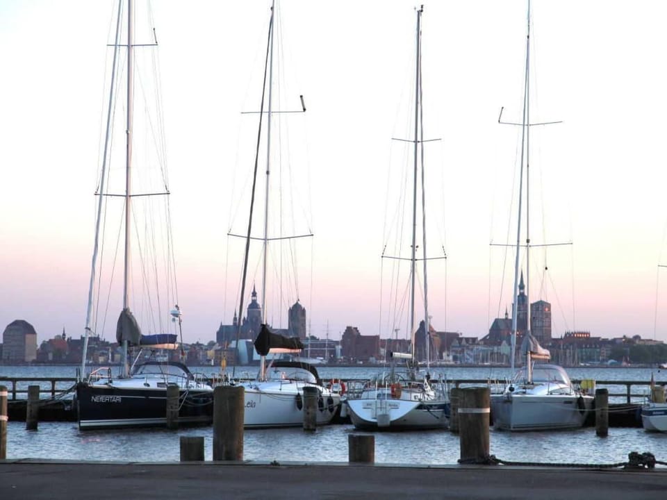 Nearby landmark, Natural landscape, City view, Lake view
