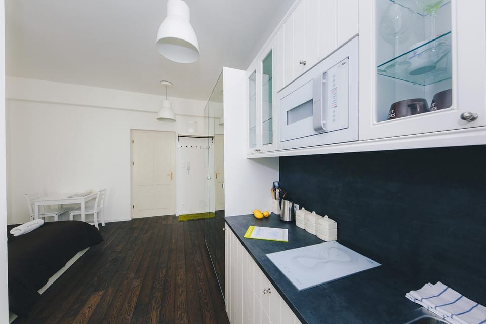 Bed, Kitchen or kitchenette, Living room