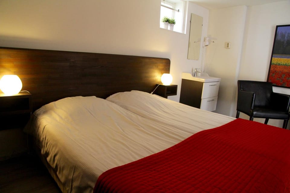 Bed, Photo of the whole room