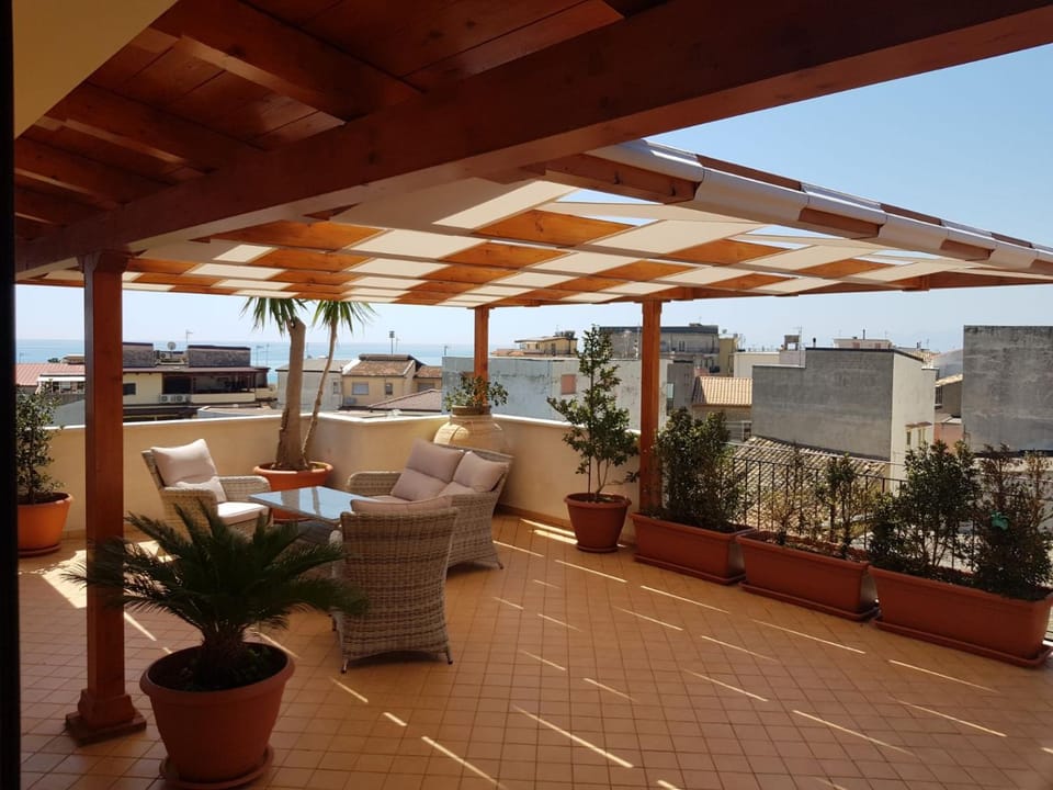 Patio, Balcony/Terrace, Dining area, Sea view