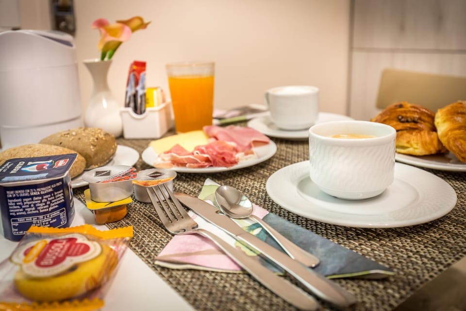 Buffet breakfast, Italian breakfast