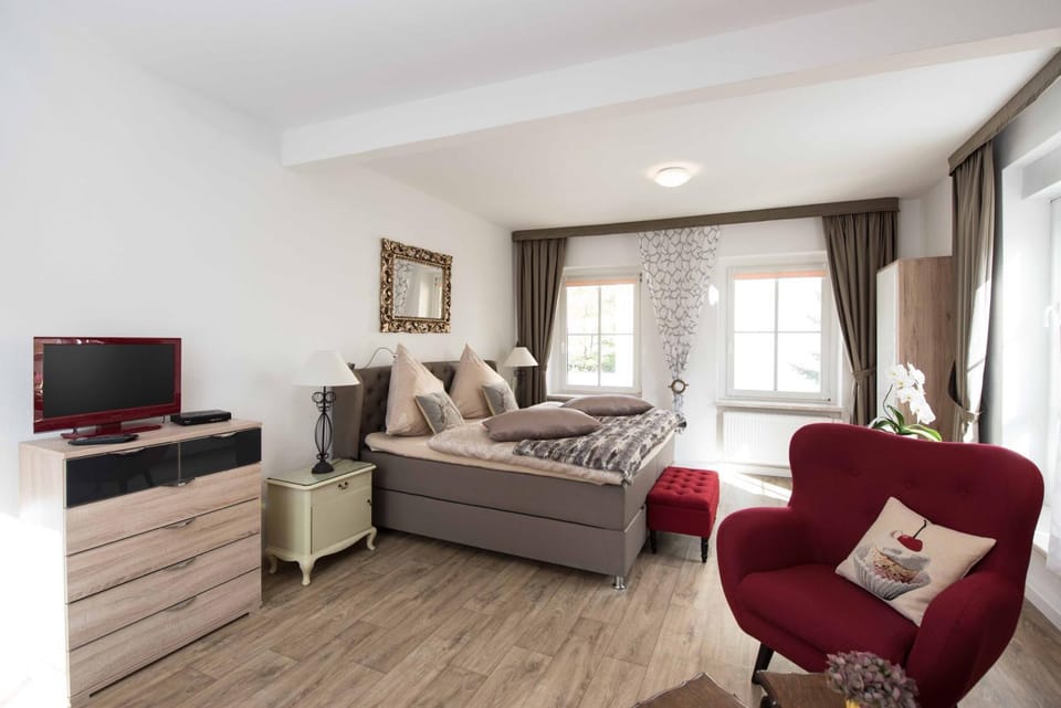 Living room, Photo of the whole room, Bedroom