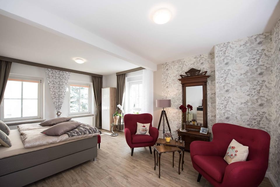 Bed, Living room, Photo of the whole room, Seating area, Bedroom