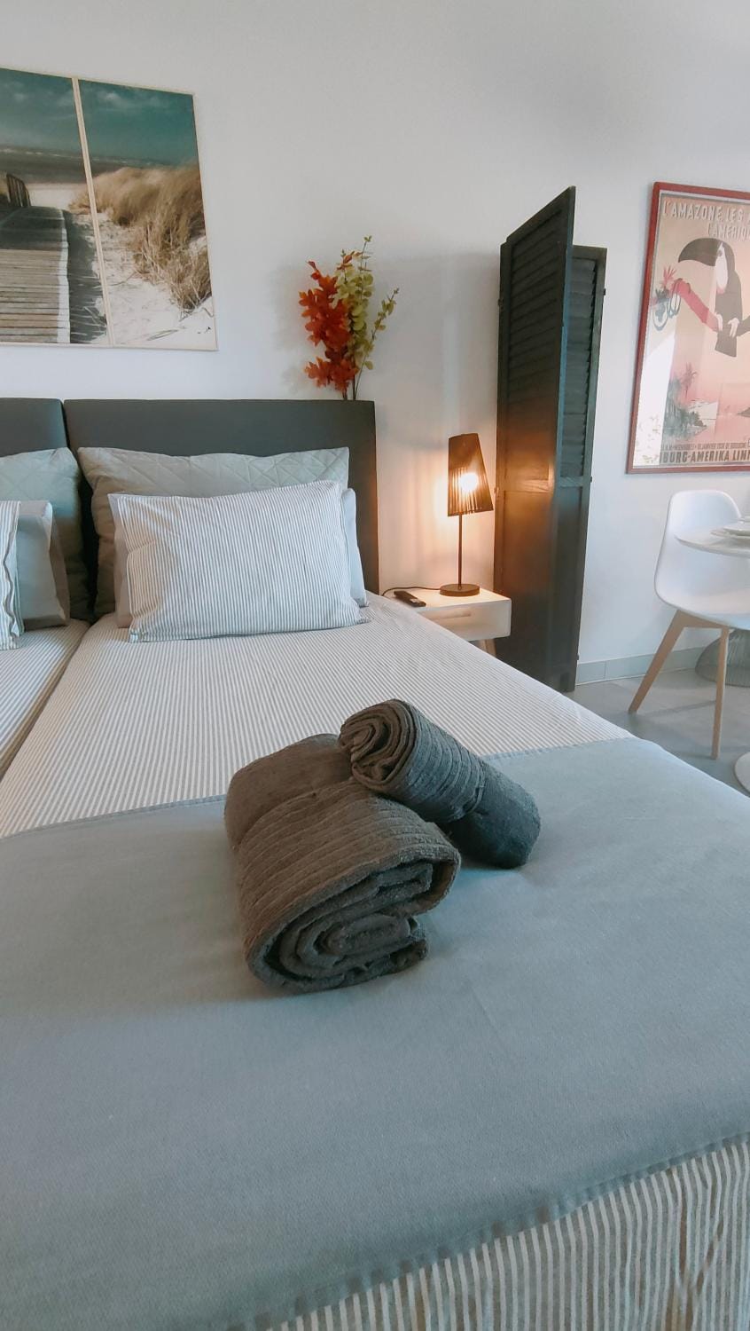 Bed, Photo of the whole room