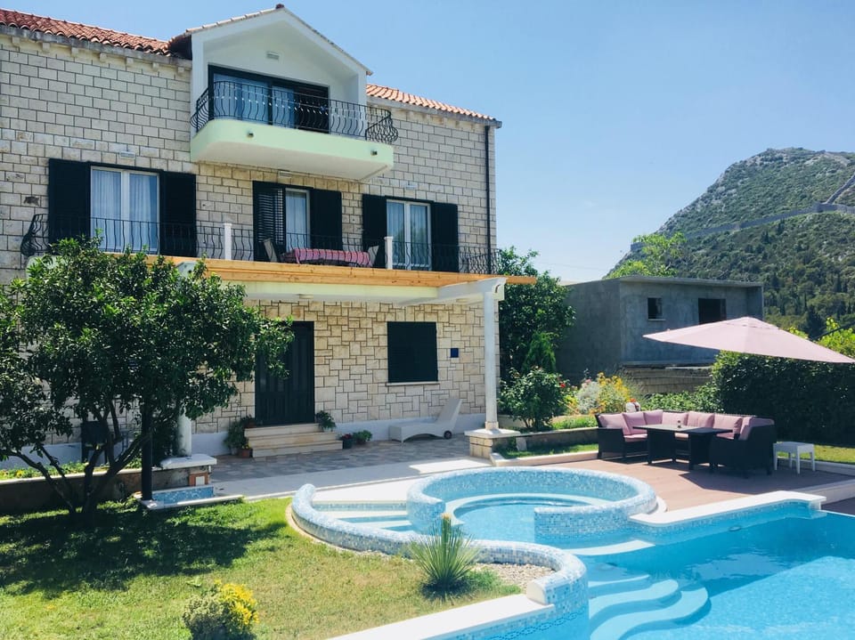 Patio, Garden, Seating area, Swimming pool, Swimming pool