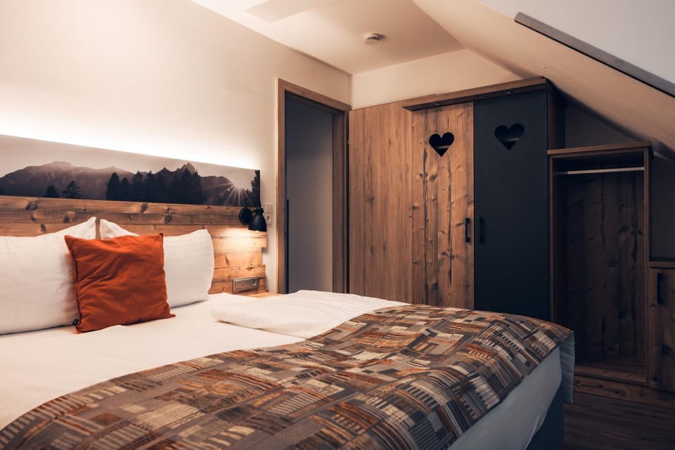 Bed, Photo of the whole room, Bedroom, wardrobe