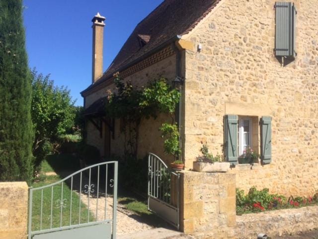 Maison dans la cité médiévale de Domme House in Occitanie