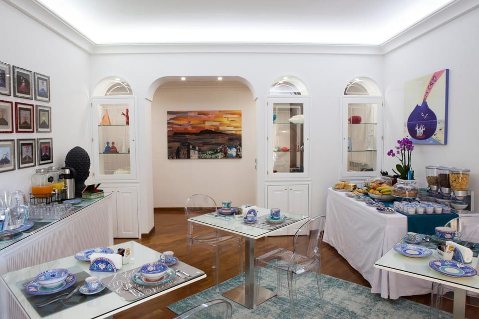 Restaurant/places to eat, Communal lounge/ TV room, Food close-up, Italian breakfast