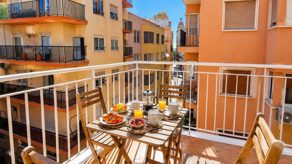 View (from property/room), Balcony/Terrace, Dining area