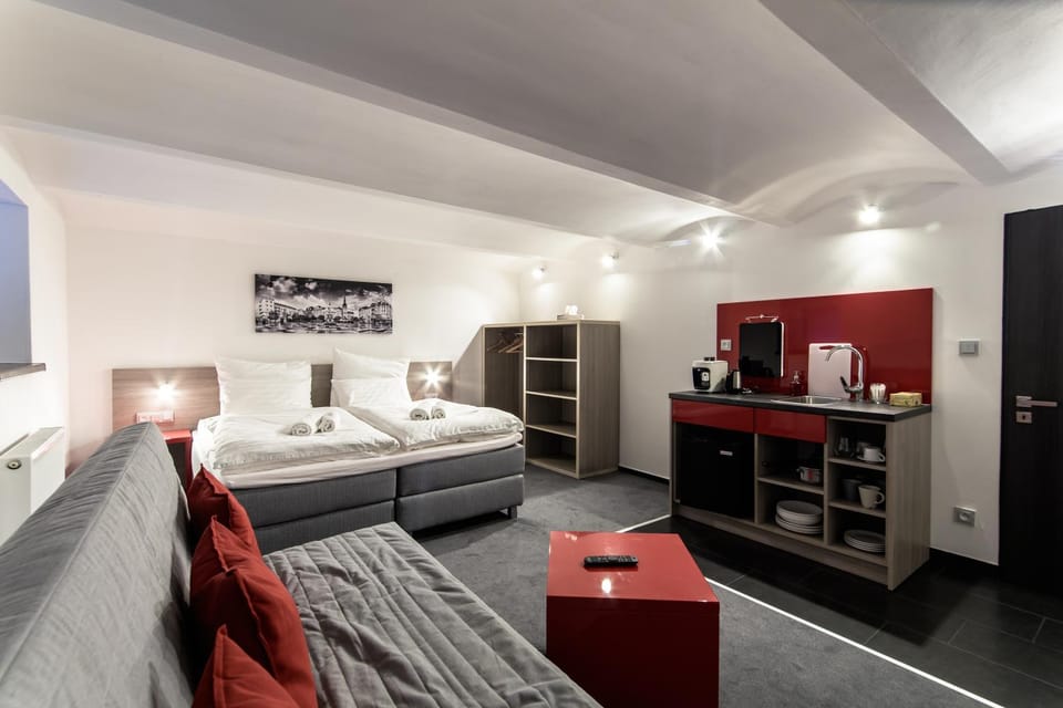 Kitchen or kitchenette, Living room, Bedroom