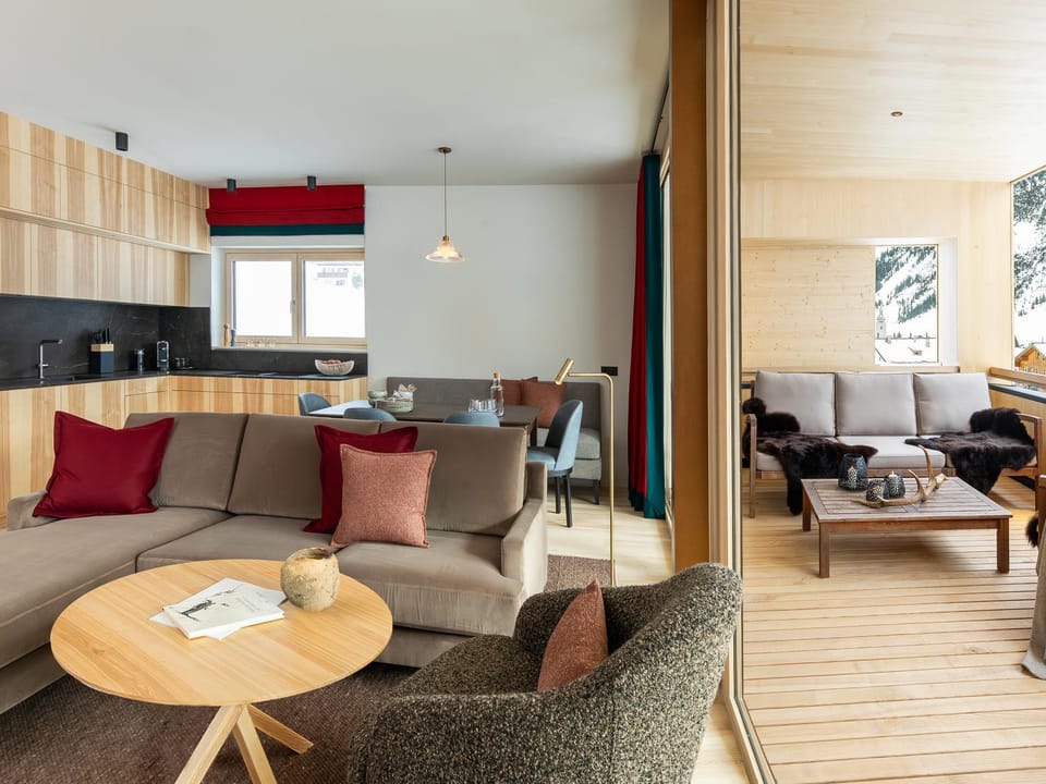 Kitchen or kitchenette, Seating area