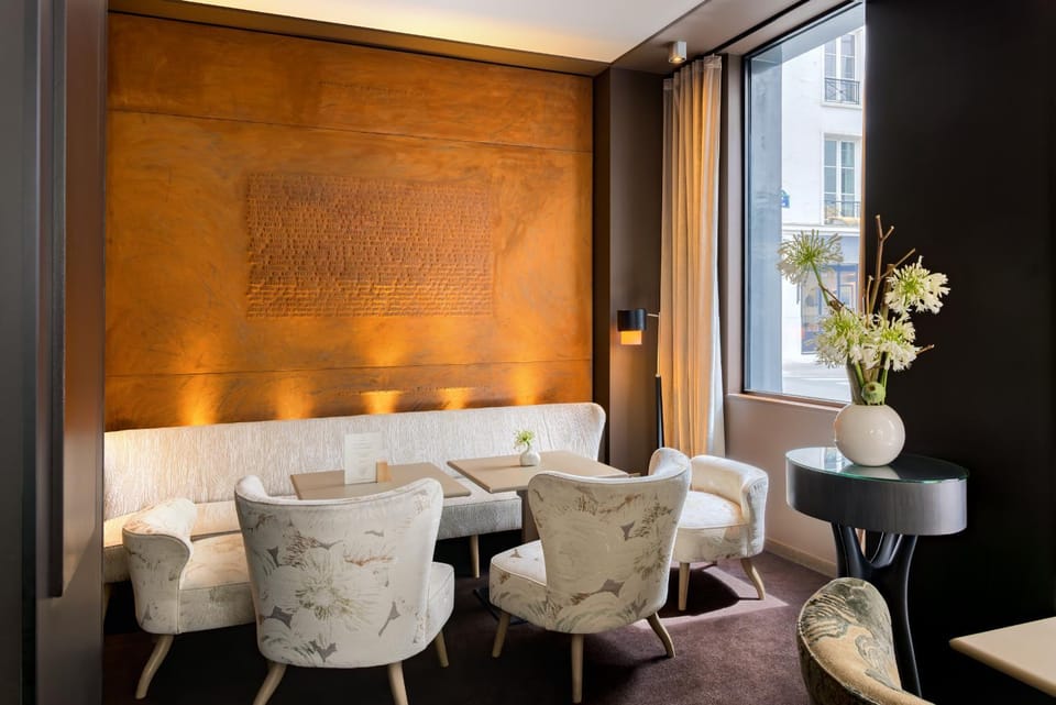 Lounge or bar