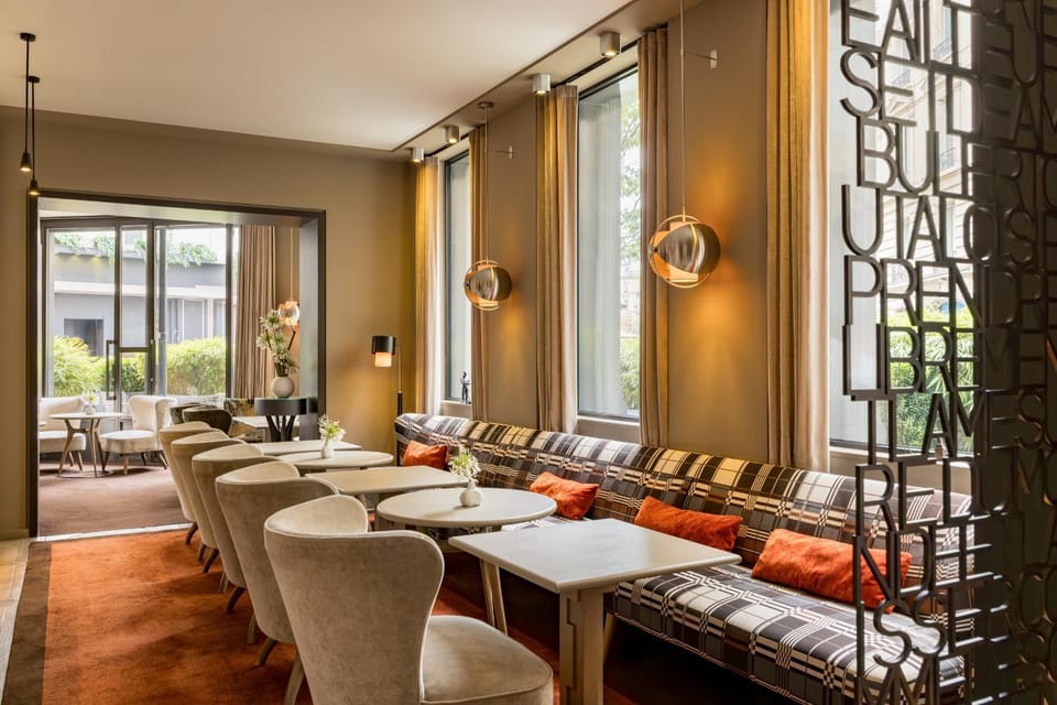 Lounge or bar