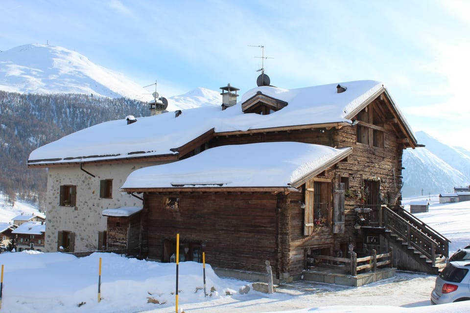 Chalet Mistral Apartment in Canton of Grisons