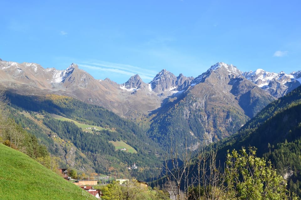 Nearby landmark, Natural landscape
