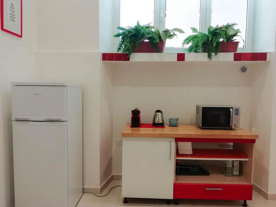Coffee/tea facilities, Kitchen or kitchenette