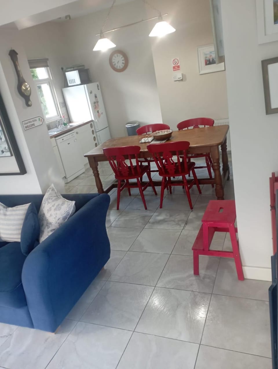 Kitchen or kitchenette, Seating area, Dining area, minibar, pet friendly, stove, kitchen