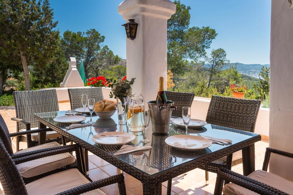 Patio, Spring, Day, Natural landscape, View (from property/room), Balcony/Terrace, Food and drinks, Dining area, Mountain view, Sea view, Drinks