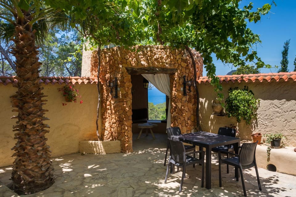 Property building, Patio, Day, Natural landscape, View (from property/room), Balcony/Terrace, Dining area