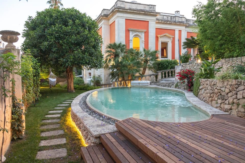 Hot Tub, Swimming pool