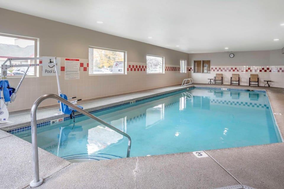 Pool view, Swimming pool