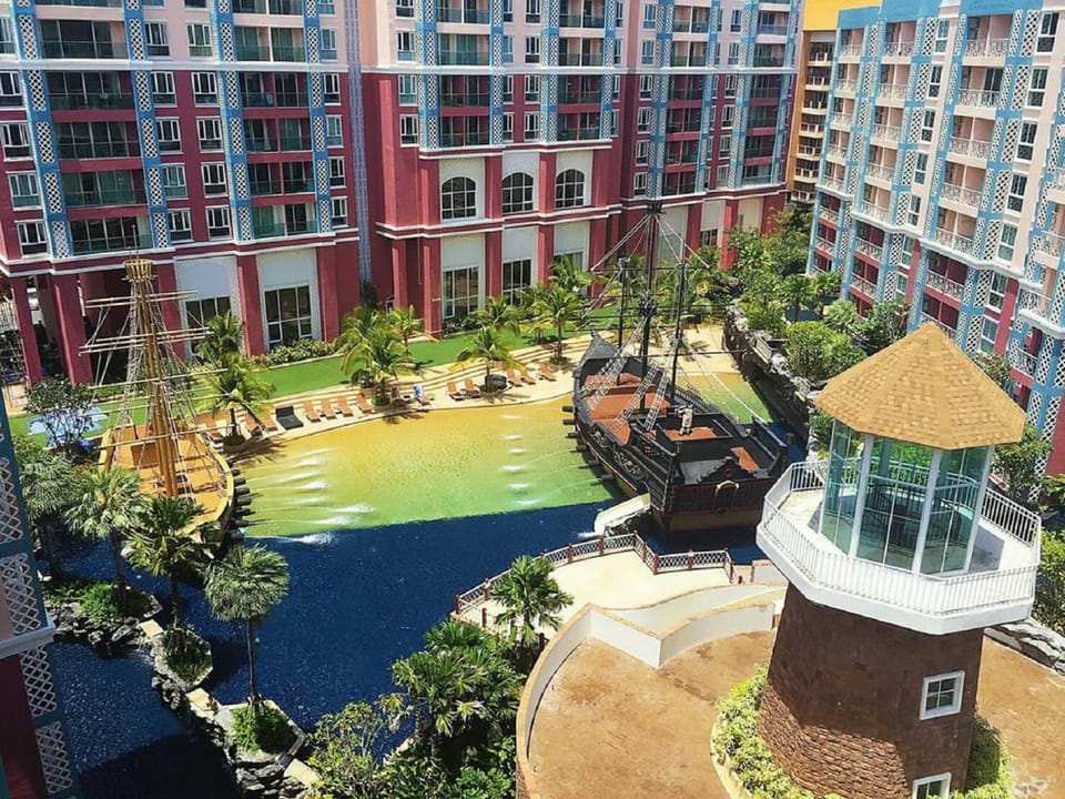Property building, Swimming pool
