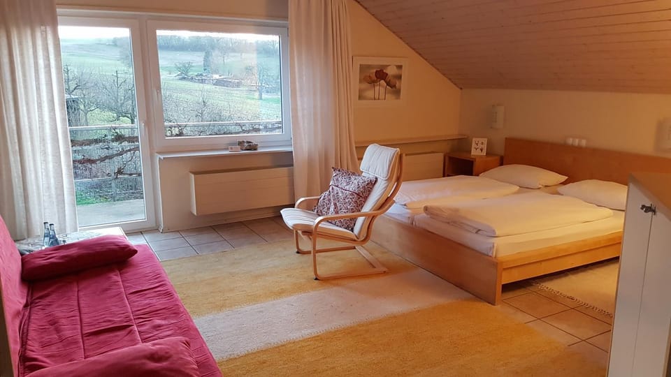 Photo of the whole room, Bedroom
