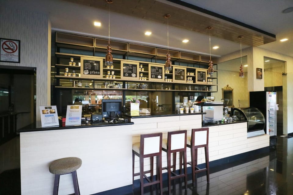 Property building, Restaurant/places to eat