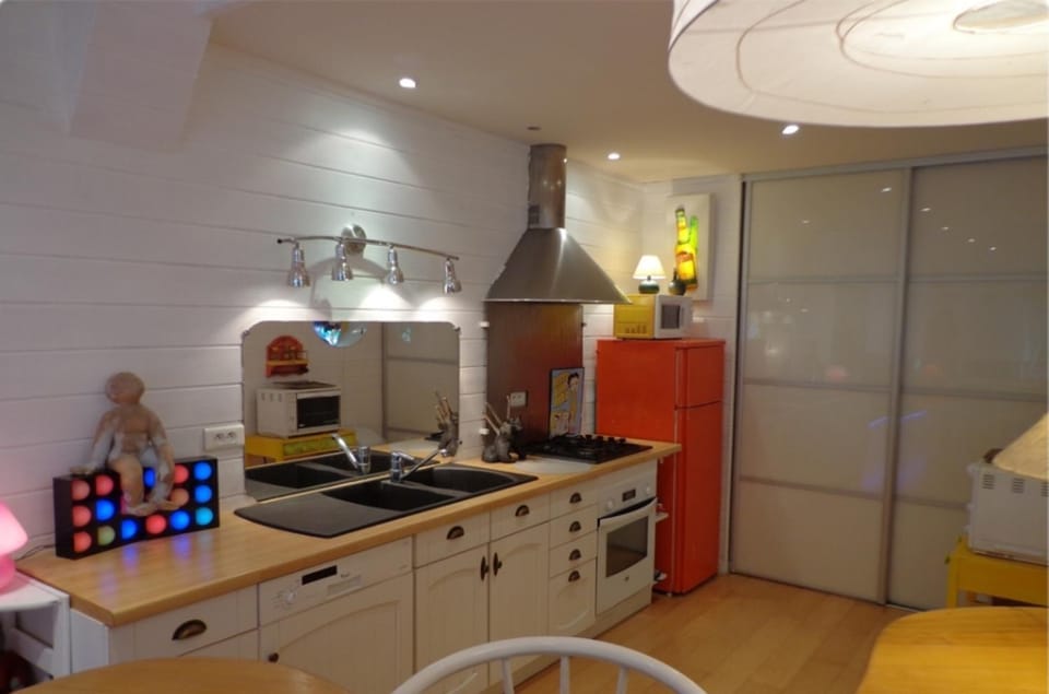 Kitchen or kitchenette