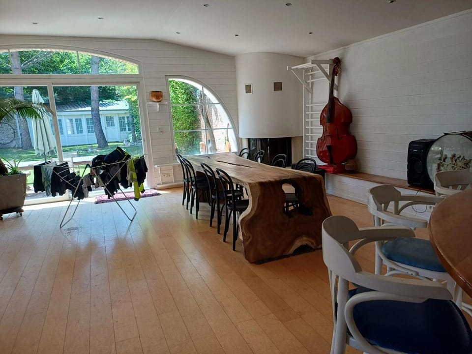 Maison chaleureuse proche de Montluçon avec un grand jardin House in Montluçon