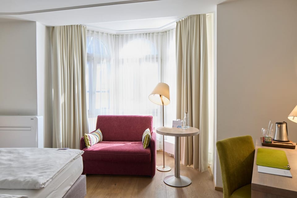 Seating area, Landmark view