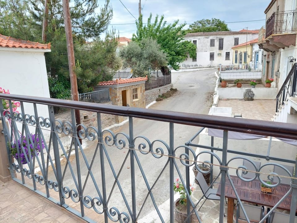 Melissa Keros House in Decentralized Administration of the Aegean