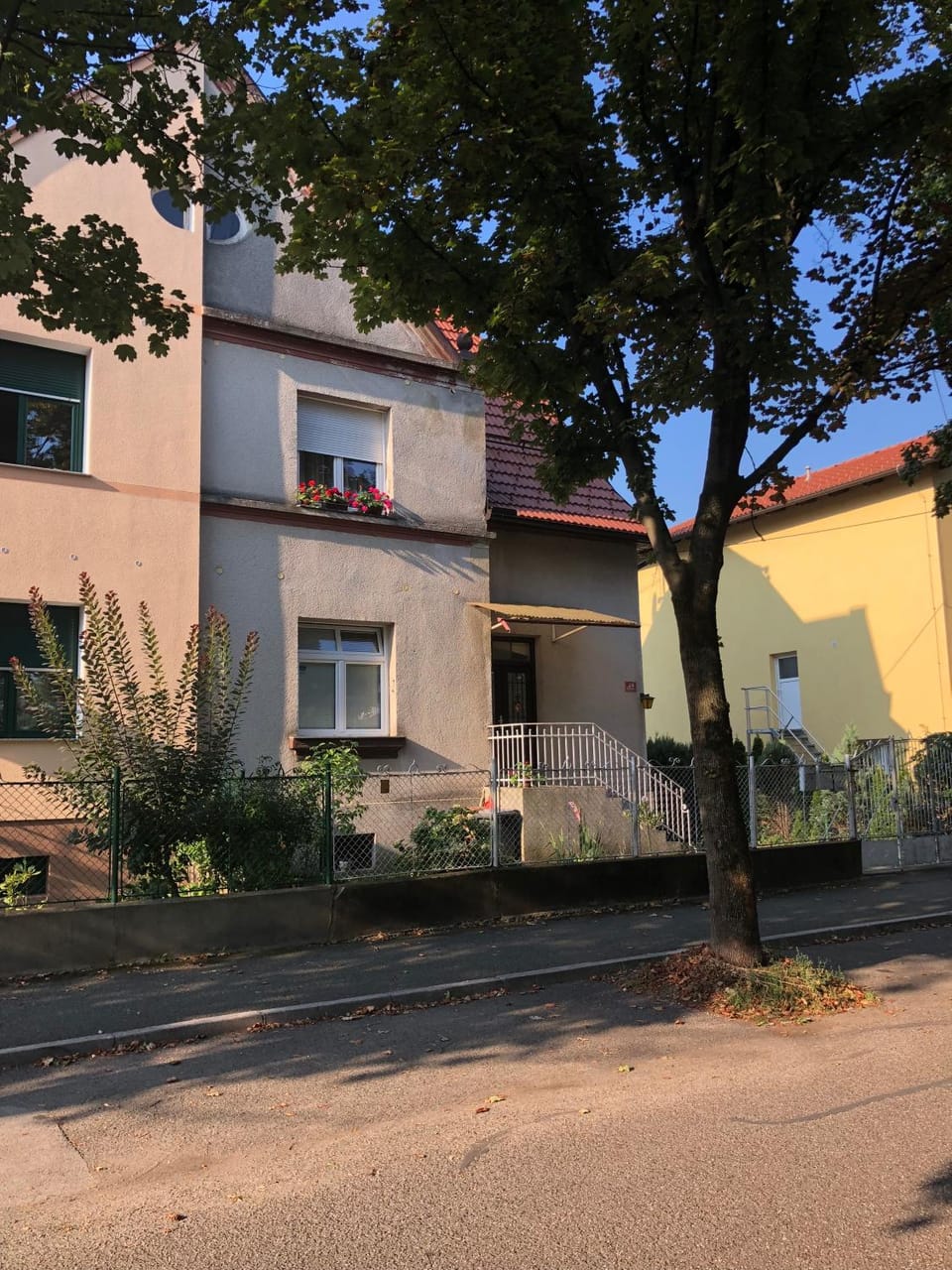 Facade/entrance