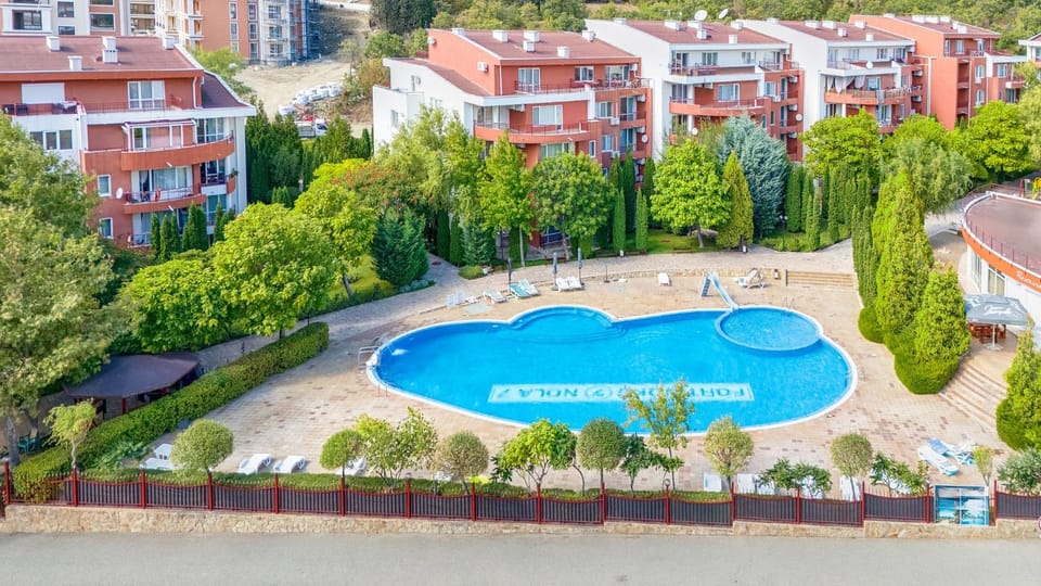 Property building, Swimming pool