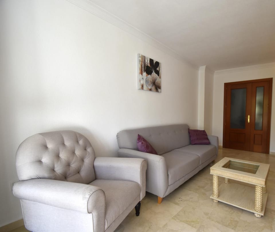 Day, Living room, Decorative detail, On site
