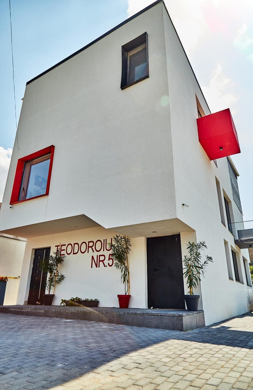 Property building, Day, Street view