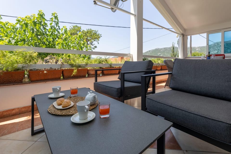 View (from property/room), Balcony/Terrace