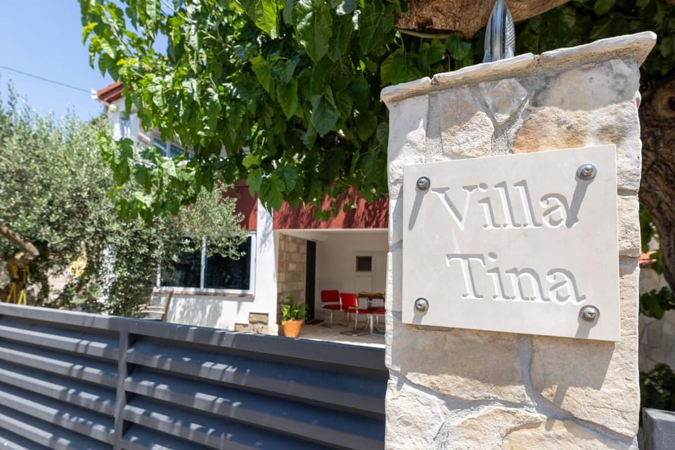 Property building, Property logo or sign