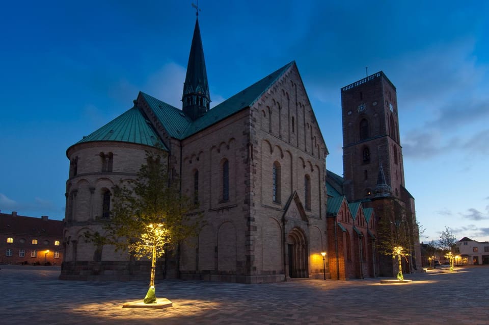 View (from property/room), Decorative detail, Landmark view