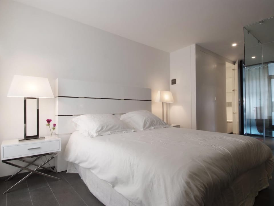 Shower, Toilet, Bathroom, TV and multimedia, Bedroom