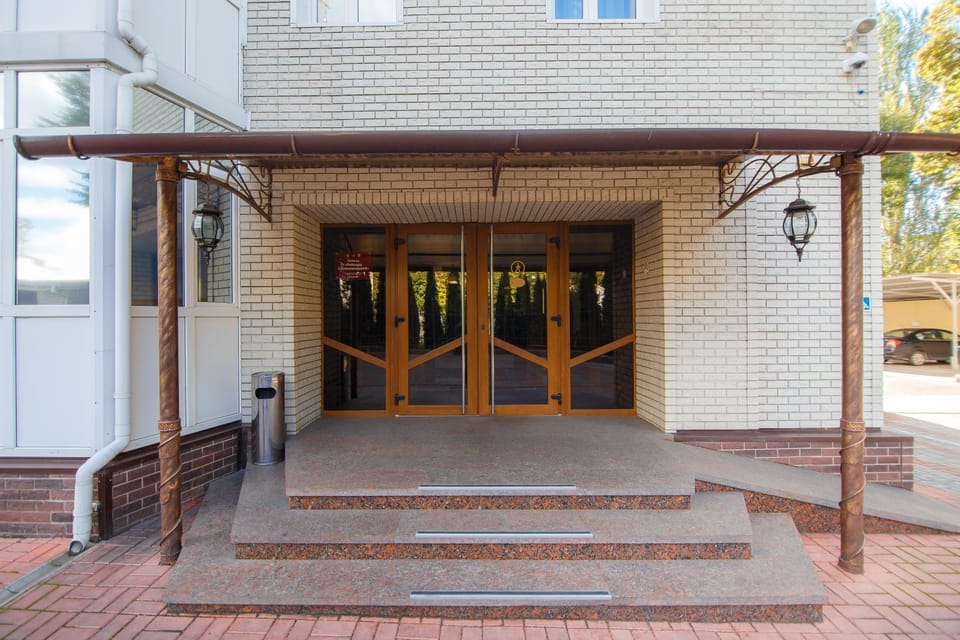 Facade/entrance